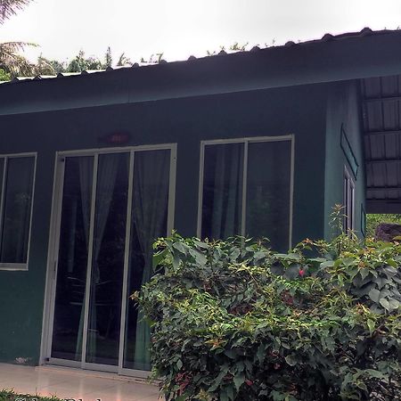 Ulu River Lodge Gopeng Extérieur photo